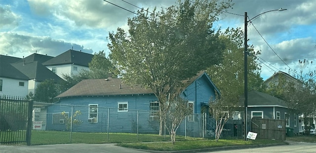 1511 Common St, Houston, TX 77009 - view of property exterior
