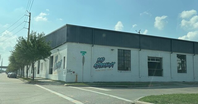 1511 Common St, Houston, TX 77009 - view of building exterior