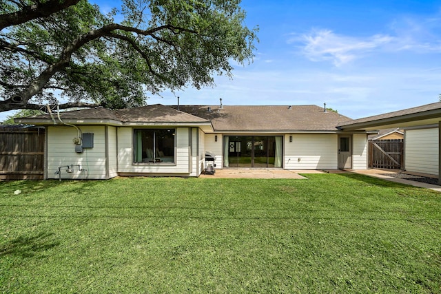 1902 Knoboak Cir, Houston, TX 77080 - back of property featuring a patio area
