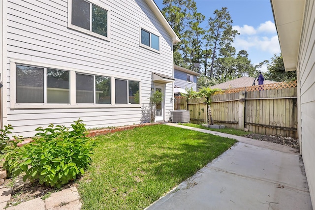 26881 Manor Crest Ct, Kingwood, TX 77339 - view of yard featuring a patio