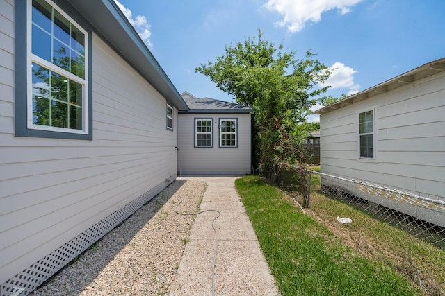 1310 E 34th St, Houston, TX 77022 - view of yard