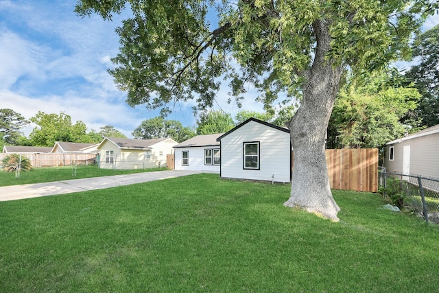 5911 Southurst St, Houston, TX 77033 - view of ranch-style home