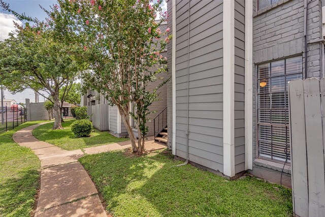 12500 Sandpiper Dr Unit 5, Houston, TX 77035 - view of yard