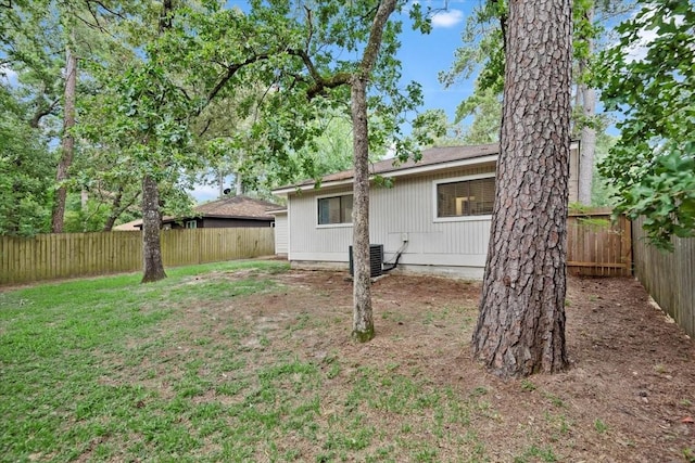 56 Oldstream Ct, The Woodlands, TX 77381 - view of fenced backyard