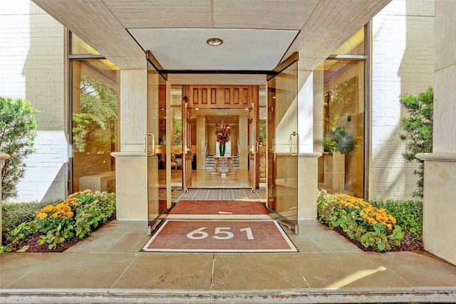 651 Bering Dr Unit 906, Houston, TX 77057 - entrance to property with brick siding