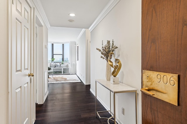 651 Bering Dr Unit 906, Houston, TX 77057 - hall featuring ornamental molding, dark wood-type flooring, baseboards, and recessed lighting