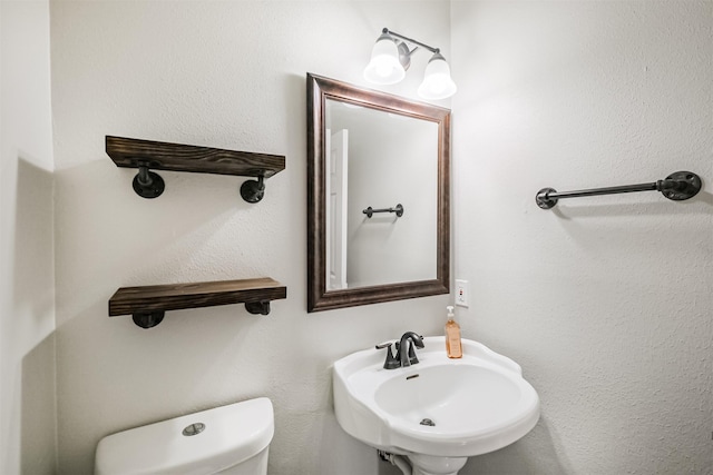 10402 Hondo Hill Rd, Houston, TX 77064 - half bath featuring a sink and toilet