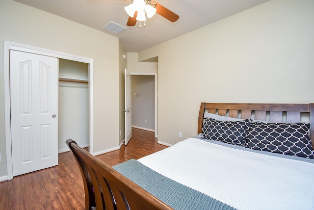 1638 Brookstone Ln, Sugar Land, TX 77479 - bedroom featuring wood finished floors, a closet, baseboards, and ceiling fan