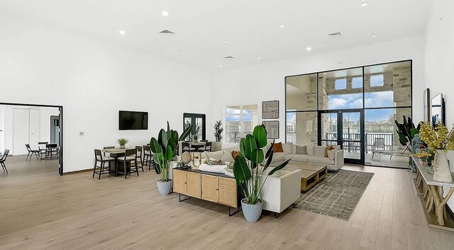 3539 Gore Creek Dr, Katy, TX 77494 - lobby featuring a towering ceiling and recessed lighting