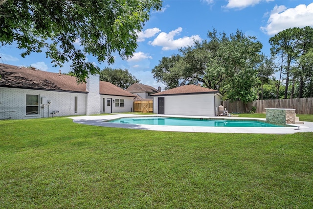 15905 Lakeview Dr, Jersey Village, TX 77040 - view of swimming pool with a fenced backyard