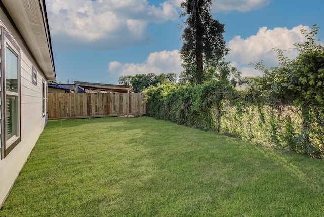 5911 Rietta, Houston, TX 77016 - view of fenced yard