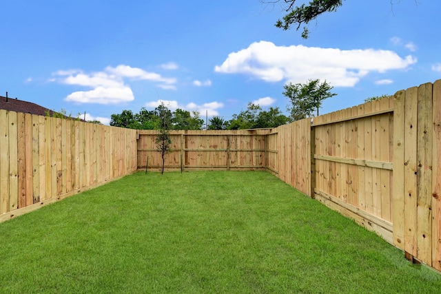 8149 Talton St B, Unit A, Houston, TX 77028 - view of yard