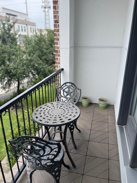 2533 Lamar St, Houston, TX 77003 - view of balcony
