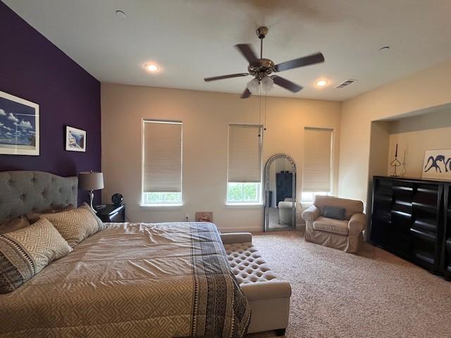 2533 Lamar St, Houston, TX 77003 - carpeted bedroom featuring ceiling fan and recessed lighting