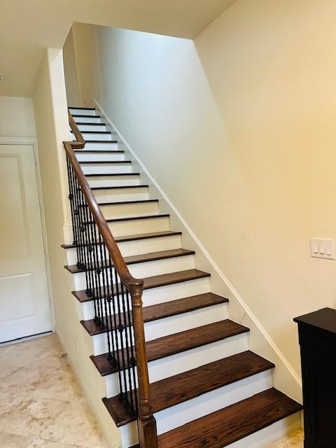 2533 Lamar St, Houston, TX 77003 - view of stairway