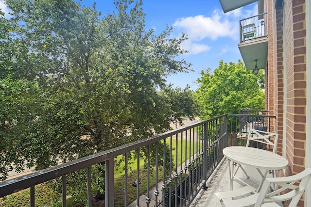 1807 Ashland St, Houston, TX 77008 - view of balcony