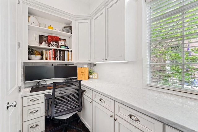 1807 Ashland St, Houston, TX 77008 - office space with built in desk