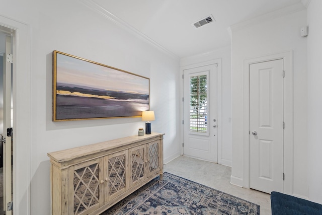 1807 Ashland St, Houston, TX 77008 - foyer entrance featuring ornamental molding and baseboards