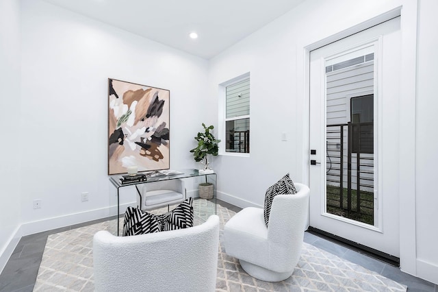 3808 Jefferson St, Houston, TX 77003 - home office with recessed lighting and baseboards