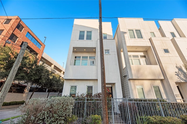 104 Pierce St, Houston, TX 77002 - view of property