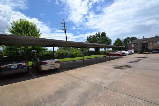 2121 Hepburn Sts Unit 713, Houston, TX 77054 - view of partially covered parking lot