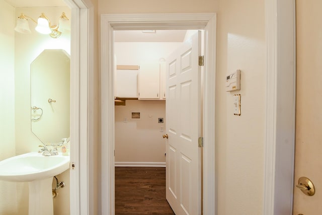 3550 Beacons Vw, Friendswood, TX 77546 - bathroom featuring wood finished floors
