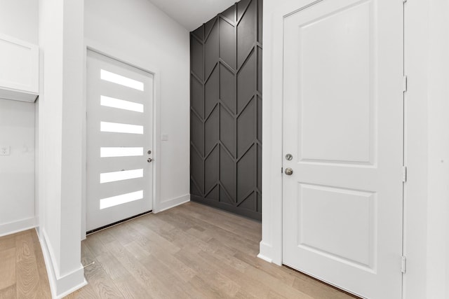 4710 Gunter St, Houston, TX 77020 - entrance foyer with light wood-style floors and baseboards