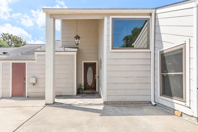 20107 Sunny Shores Dr, Humble, TX 77346 - view of exterior entry with a patio