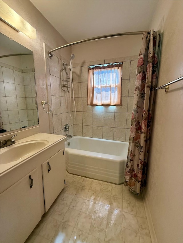 3918 County Road 507, Brazoria, TX 77422 - full bath featuring shower / tub combo with curtain, vanity, and a textured wall