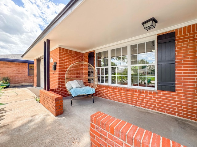 2302 Hewitt Dr, Houston, TX 77018 - view of covered porch