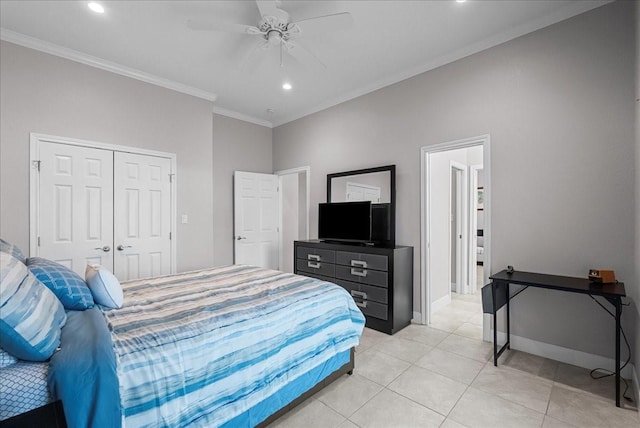 7014 Terrasso Dr, Hitchcock, TX 77563 - bedroom with a closet, ornamental molding, recessed lighting, ceiling fan, and baseboards
