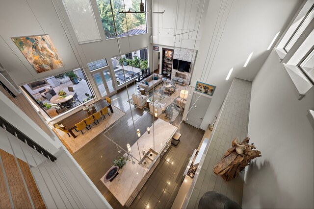 507 Terrace Dr, Houston, TX 77007 - living room featuring a towering ceiling and a fireplace