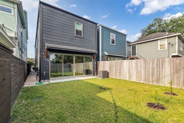 831 E 26th St, Houston, TX 77009 - back of property with central air condition unit