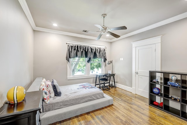 1811 Harvard St, Houston, TX 77008 - bedroom featuring wood finished floors, crown molding, recessed lighting, baseboards, and a ceiling fan