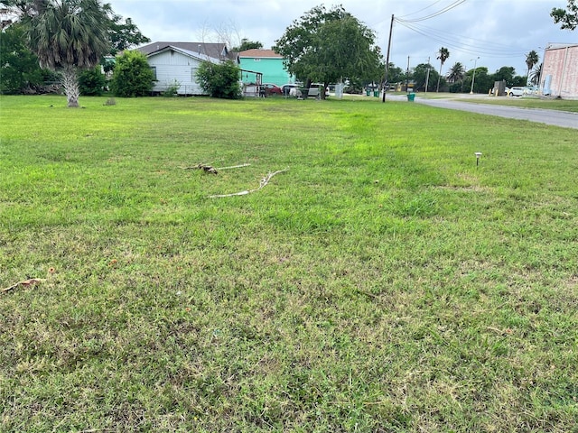 235 E Stoddard Ave, Aransas Pass, TX 78336