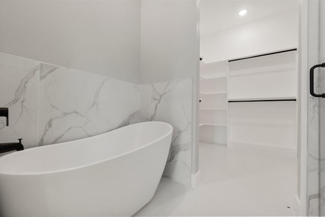 3518 Misty Moss, Montgomery, TX 77356 - full bath with a freestanding bath and a closet
