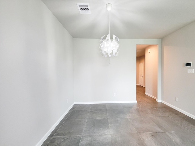 5426 Redwood Summit Ln, Katy, TX 77449 - unfurnished room featuring a chandelier and baseboards