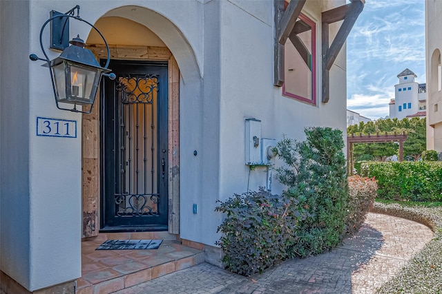 311 Calle Sevilla Pl, Houston, TX 77007 - entrance to property with stucco siding