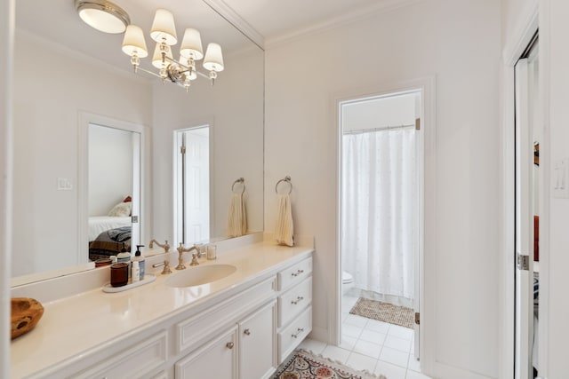 613 E 18th St, Houston, TX 77008 - ensuite bathroom featuring vanity, toilet, crown molding, tile patterned flooring, and a chandelier