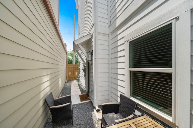 1503 Evelyn St, Houston, TX 77009 - view of patio / terrace