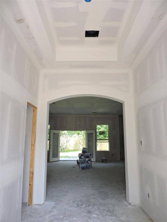 4118 Bear Creek Trce, Baytown, TX 77521 - corridor with arched walkways