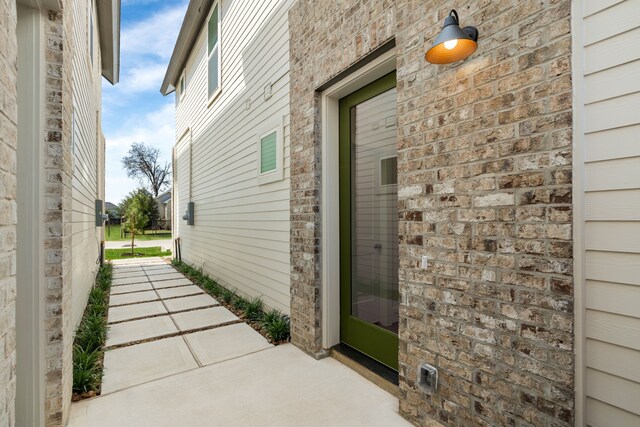 5626 Bertellis Ln, Houston, TX 77091 - view of doorway to property