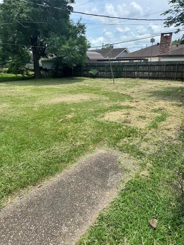 5045 Raleigh Dr, Beaumont, TX 77706 - view of yard