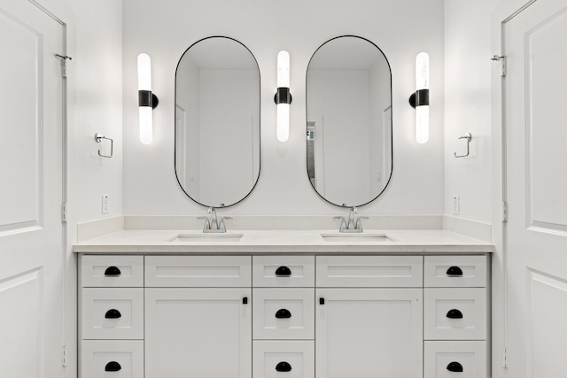937 Louise St, Houston, TX 77009 - full bath featuring double vanity