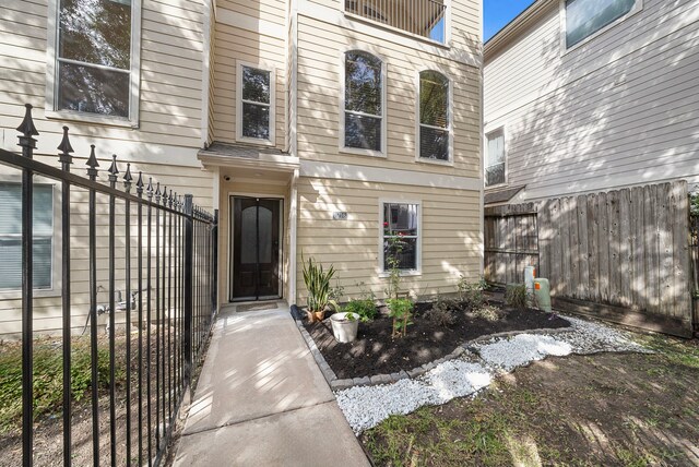 1918 Prospect St, Houston, TX 77004 - entrance to property
