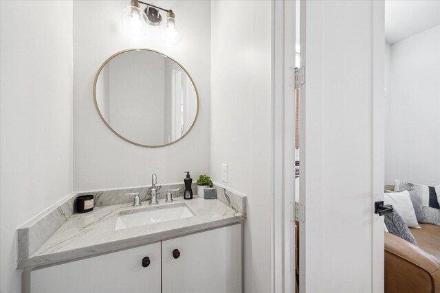 4731 Park Dr, Houston, TX 77023 - bathroom with vanity