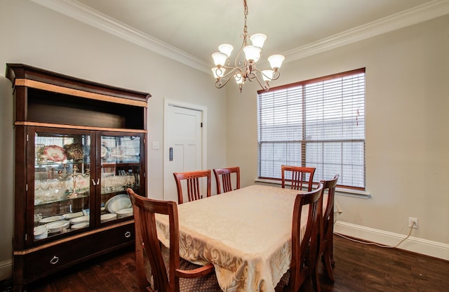 4303 Jonathan St, Bellaire, TX 77401 - dining area featuring a chandelier, crown molding, wood finished floors, baseboards, and healthy amount of natural light