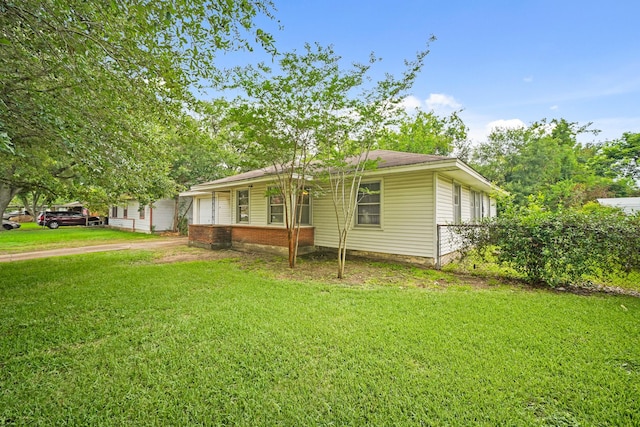 5814 Darnell St, Houston, TX 77074 - single story home featuring a front lawn
