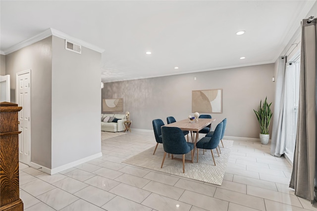 820 Threadneedle St Unit 248, Houston, TX 77079 - dining space with recessed lighting and ornamental molding