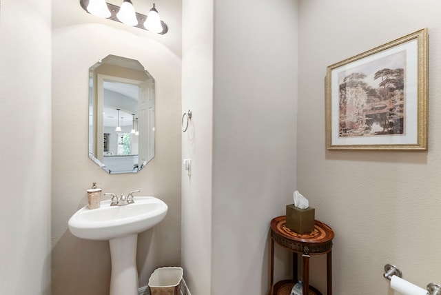 25514 Long Iron Ct, Spring, TX 77389 - bathroom featuring a sink